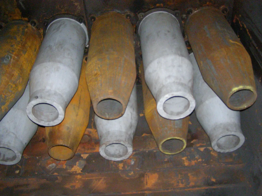 Mechanical dust collector tubes in service