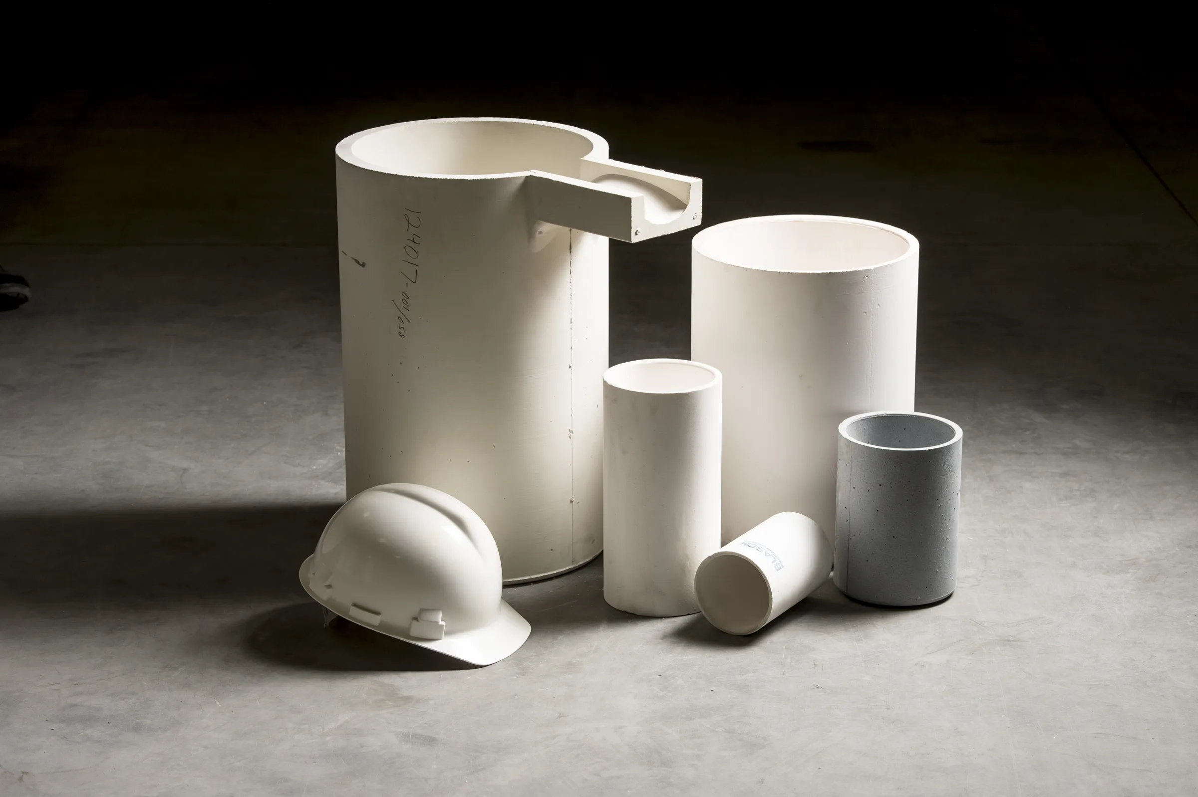 Ceramic crucibles for investment casting