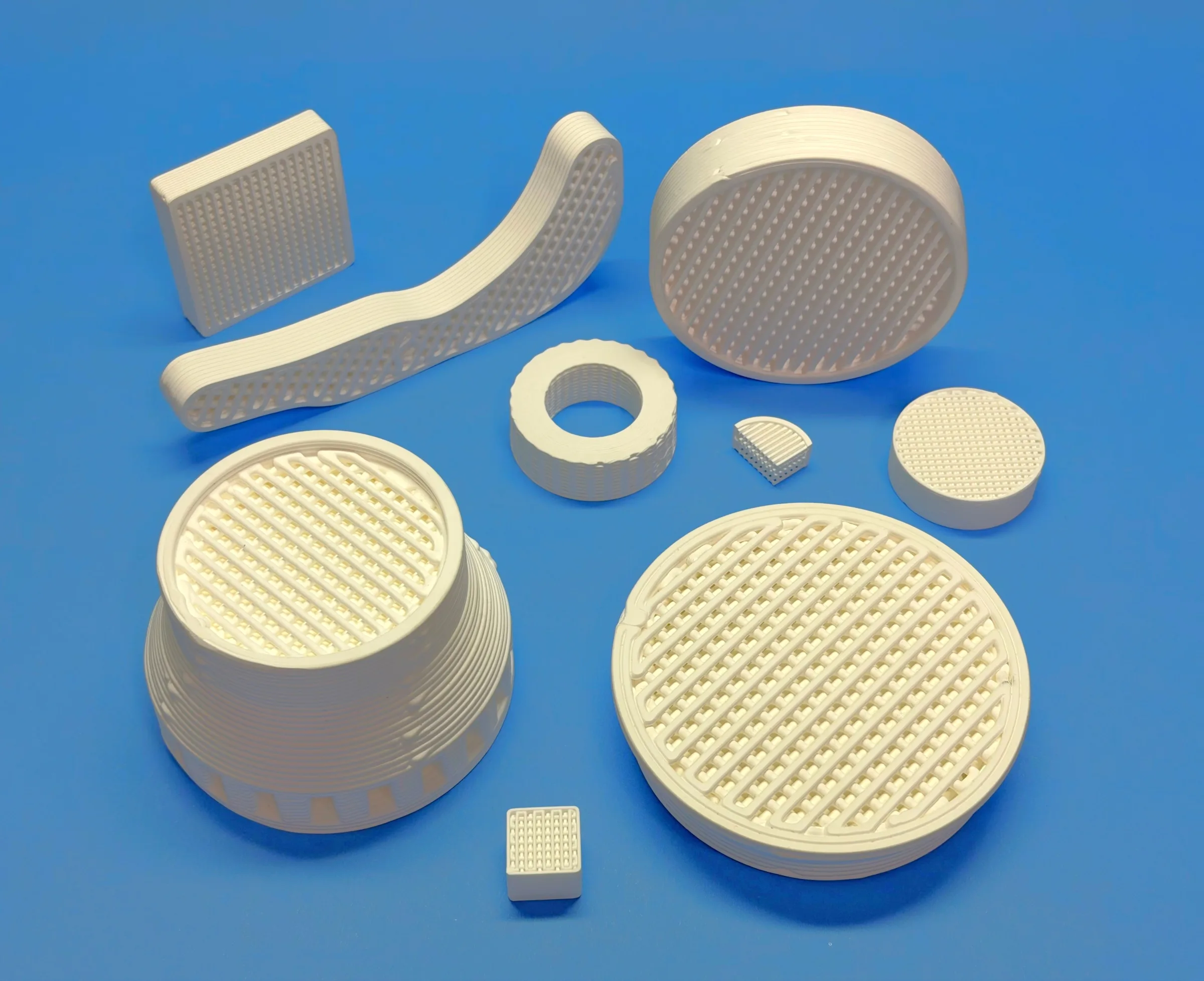 3D printed ceramic filters with a honeycomb pattern
